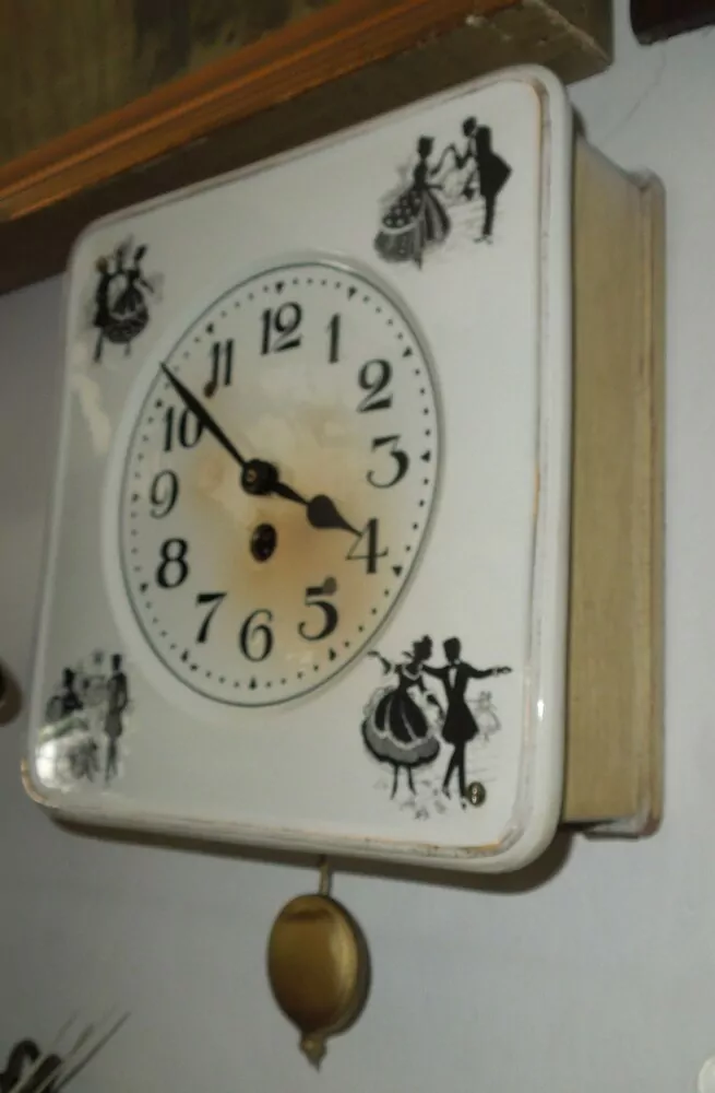 HODINY PORCELÁNOVÉ KUCHYŇSKÉ MOTIV ROKOKO
