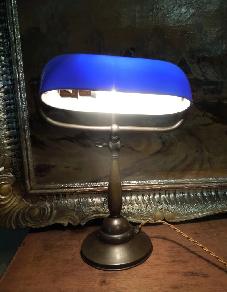 STAROŽITNÁ STOLNÍ LAMPA ELEKTRICKÁ BANKÉŘKA