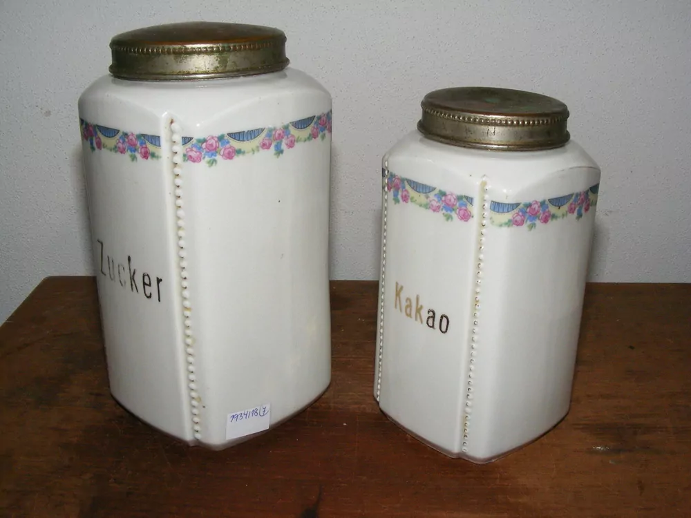 STAROŽITNOST KOŘENKY DOZY CUKR KAKAO RŮŽIČKY