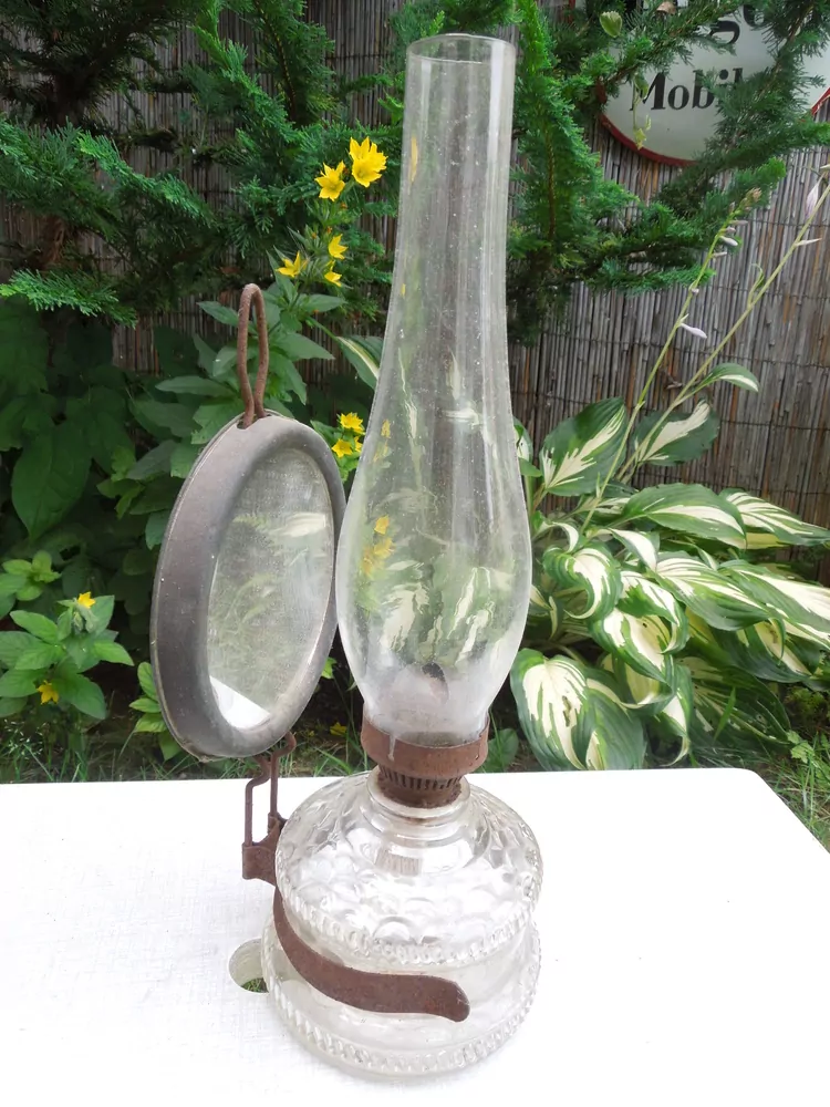 STAROŽITNÁ PETROLEJOVÁ LAMPA