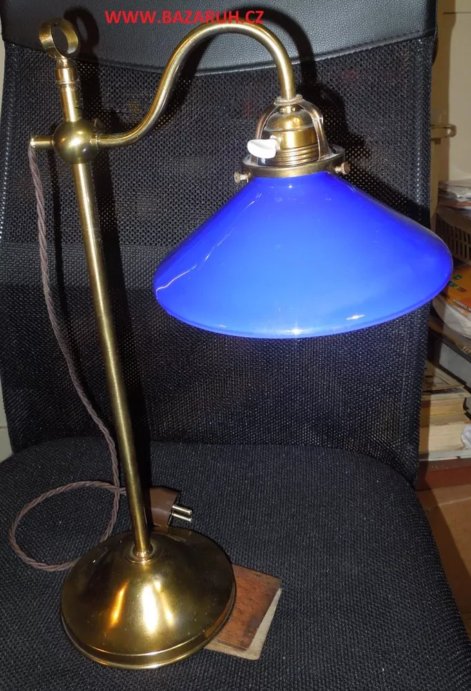 STAROŽITNÁ STOLNÍ MOSAZNÁ LAMPA ELEKTRICKÁ