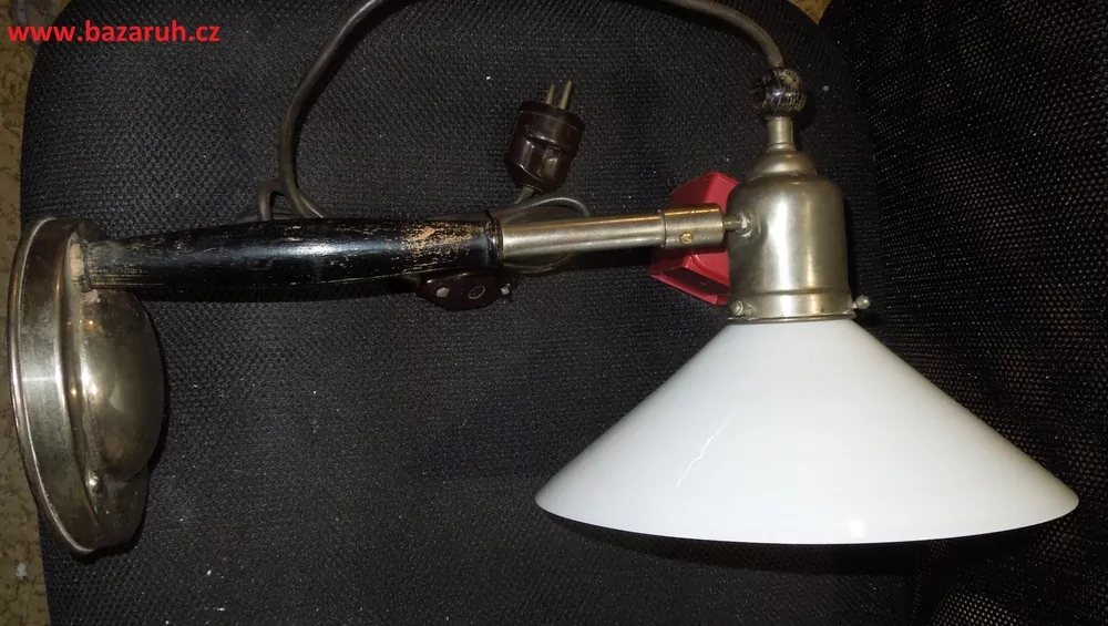 STAROŽITNÁ STOLNÍ NEBO NÁSTĚNNÁ LAMPA , LAMPIČKA HELIOLUX "M"