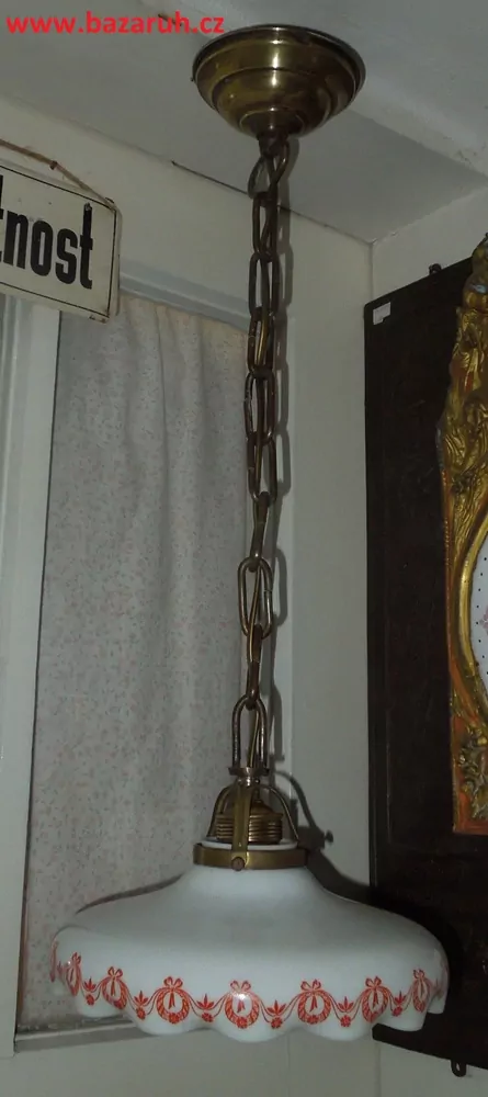 STARÝ LUSTR STÍNÍTKO