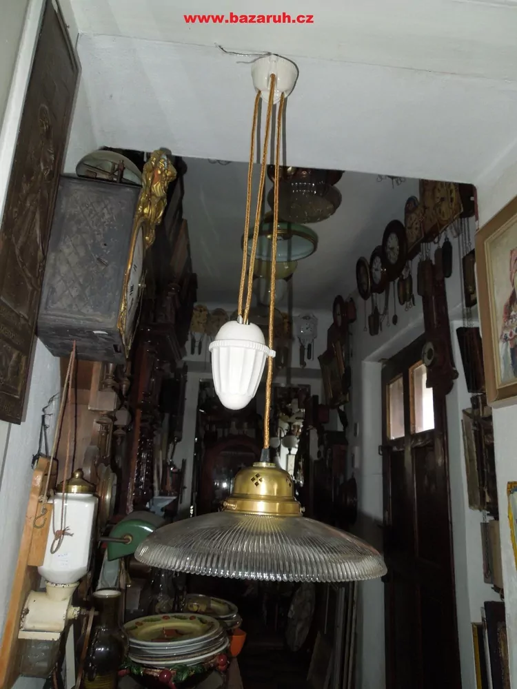 STAHOVACÍ LUSTR STÍNÍTKO STAHOVAČKA širm 33 cm