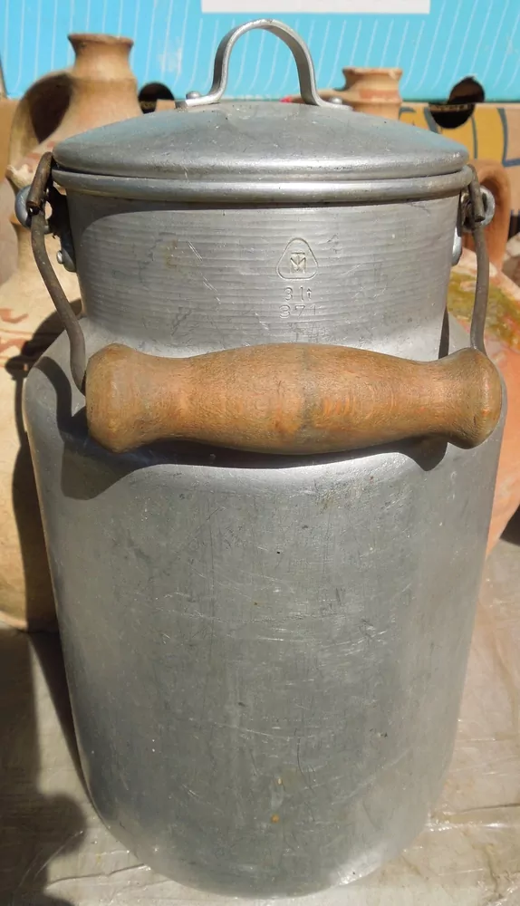 KONVA, KONVIČKA NA MLÉKO