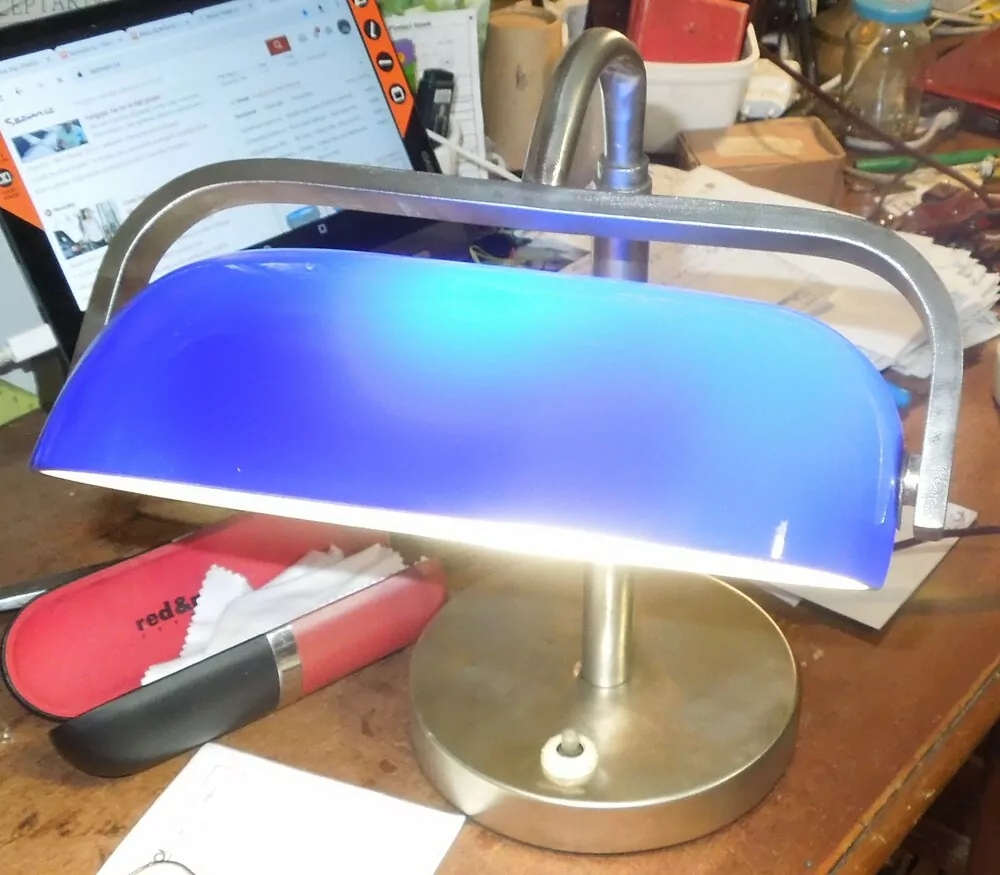 STAROŽITNÁ STOLNÍ LAMPA ELEKTRICKÁ BANKÉŘKA