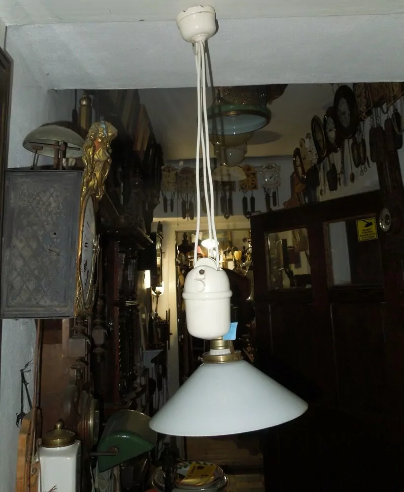 STAHOVACÍ LUSTR STÍNÍTKO STAHOVAČKA