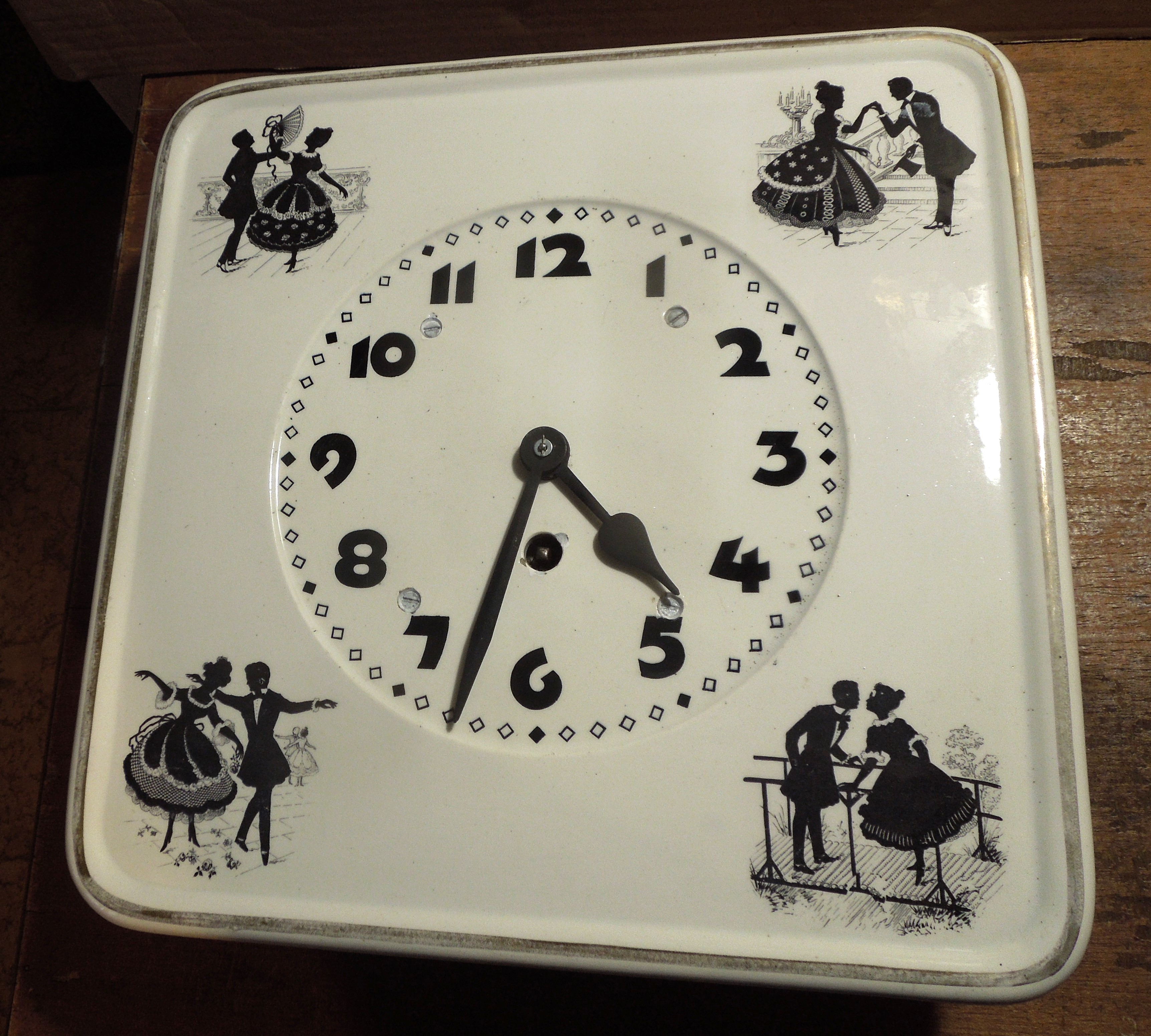 HODINY PORCELÁNOVÉ KUCHYŇSKÉ ROKOKO