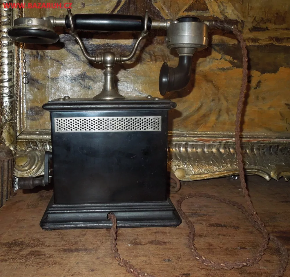 STAROŽITNÝ TELEFON PĚKNÁ DEKORACE