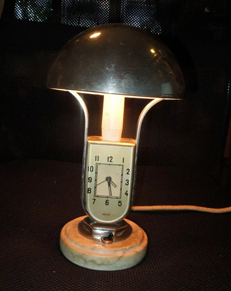 HODINY STOLNÍ KRBOVÉ V LAMPIČCE S BUDÍKEM ART DECO