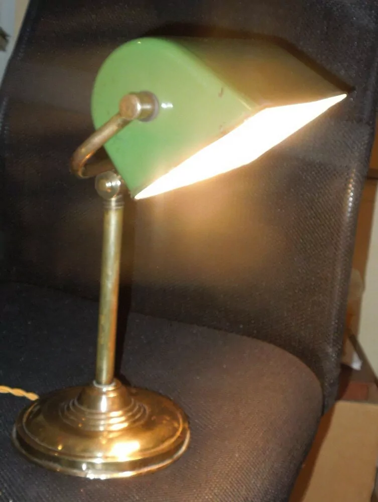 STAROŽITNÁ STOLNÍ LAMPA BANKOVNÍ ELEKTRICKÁ BANKÉŘKA
