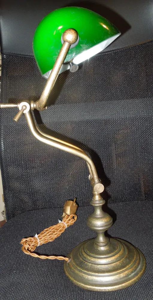 STAROŽITNÁ STOLNÍ LAMPA ELEKTRICKÁ BANKÉŘKA