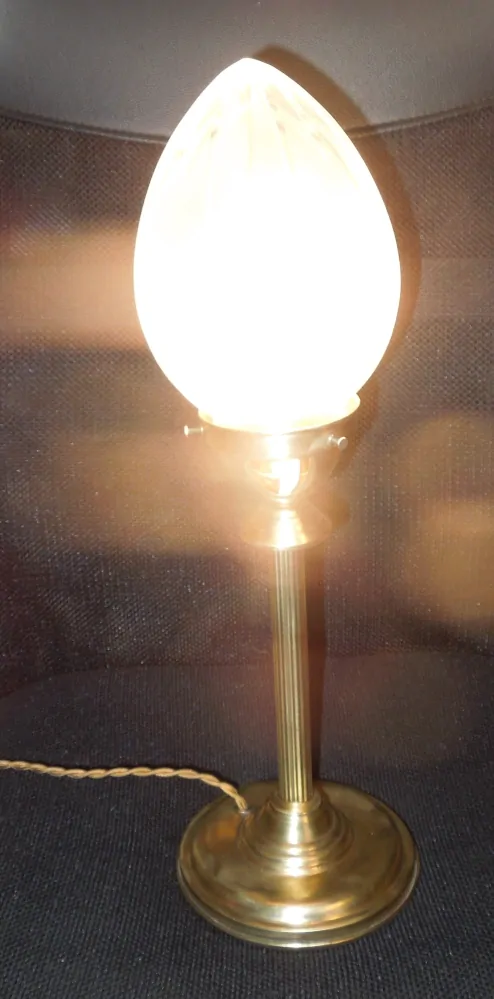 STAROŽITNÁ STOLNÍ LAMPA , LAMPIČKA