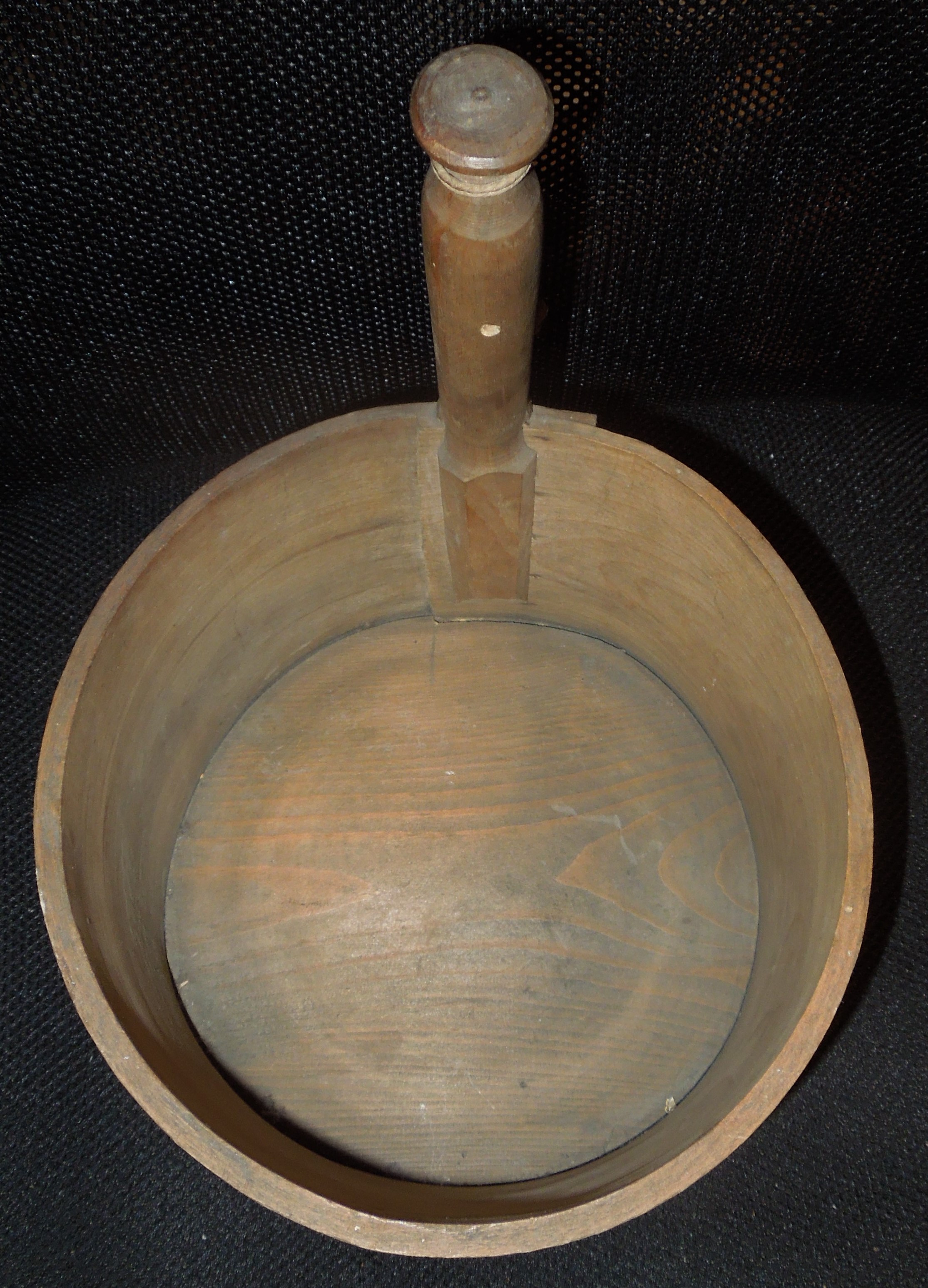 DŘEVĚNÁ NÁDOBA NA MLÉKO NEBO OBILÍ, MOUKU