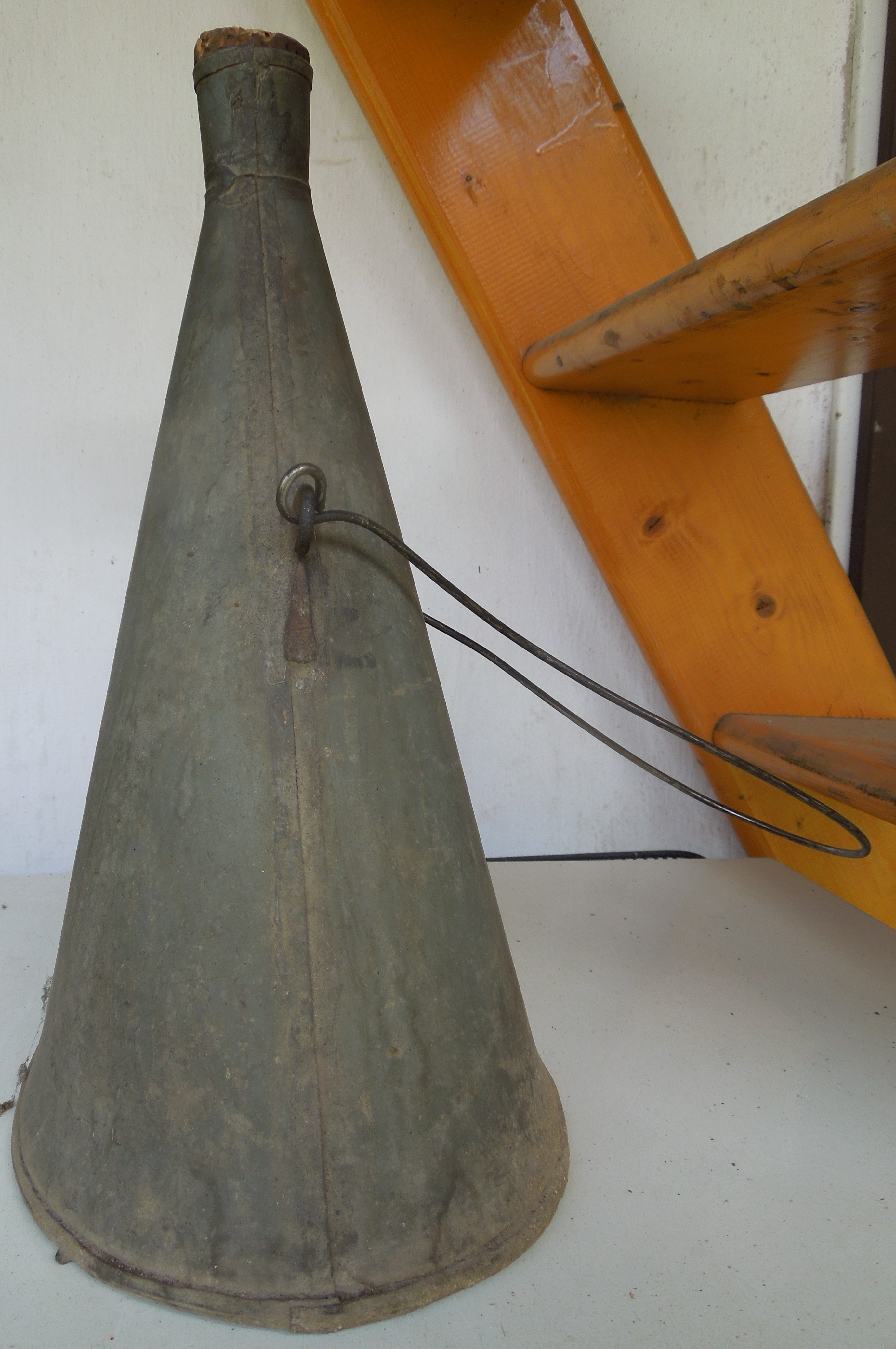 Stará plechová nádoba na petrolej, 34x25x18cm