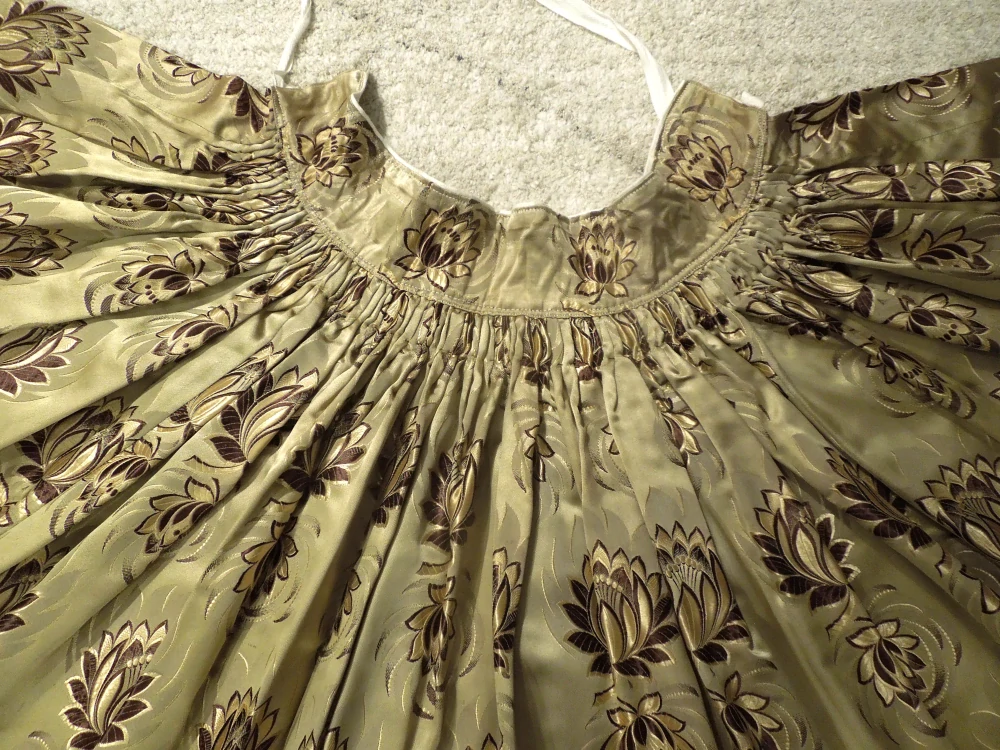 FĚRTŮŠEK KE KROJI BROKÁTOVÝ