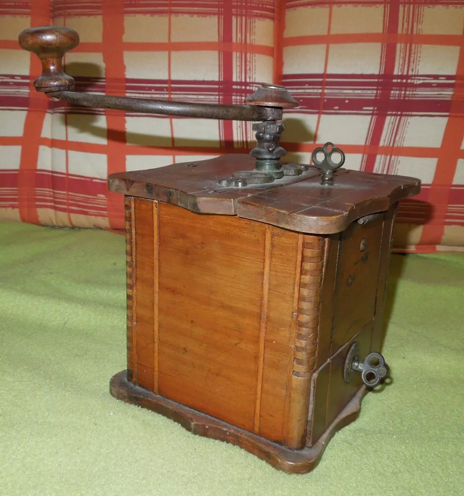 STAROŽITNOST MLÝNEK, KAFEMLÝNEK, KÁVOMLÝNEK