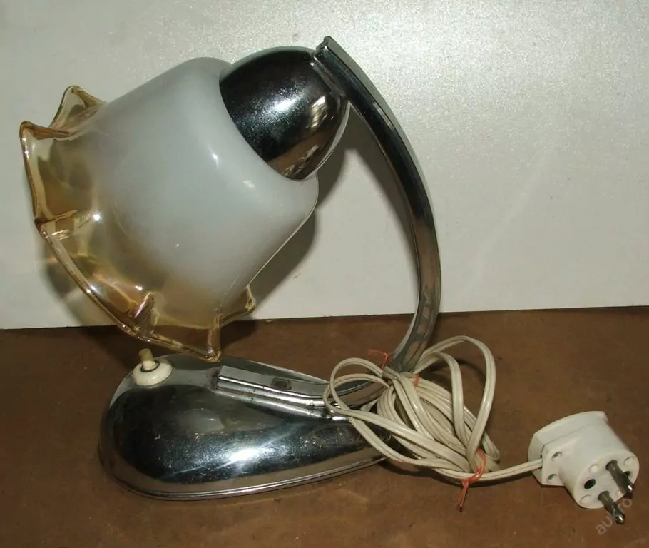 Chromovaná lampička chrom stolní lampa STAROŽITNÉ (