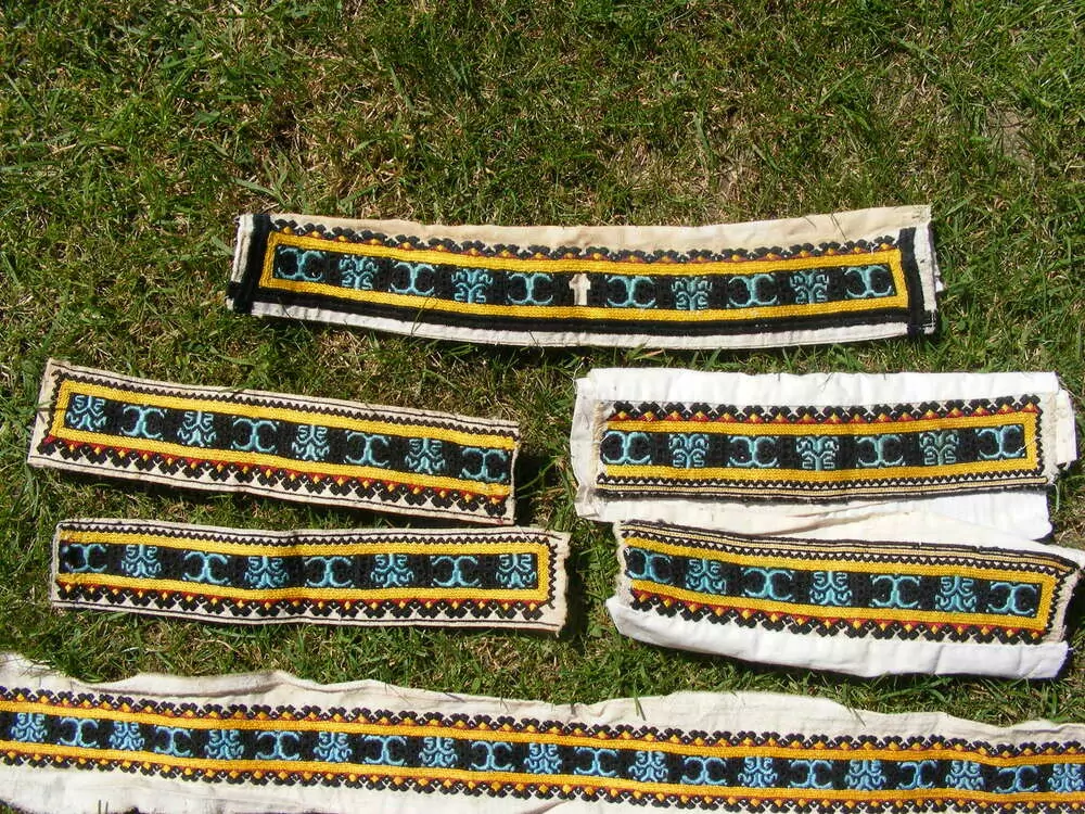 KROJ VYŠÍVÁNÍ KE KROJI DÁMSKÉ 