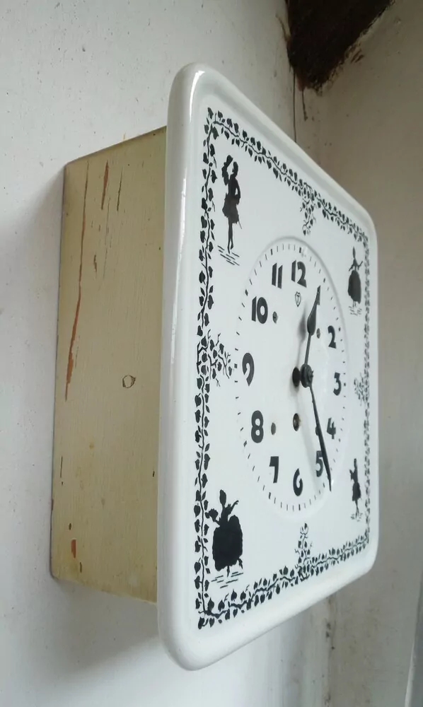  HODINY PORCELÁN KUCHYŇSKÉ MOTIV ROKOKO