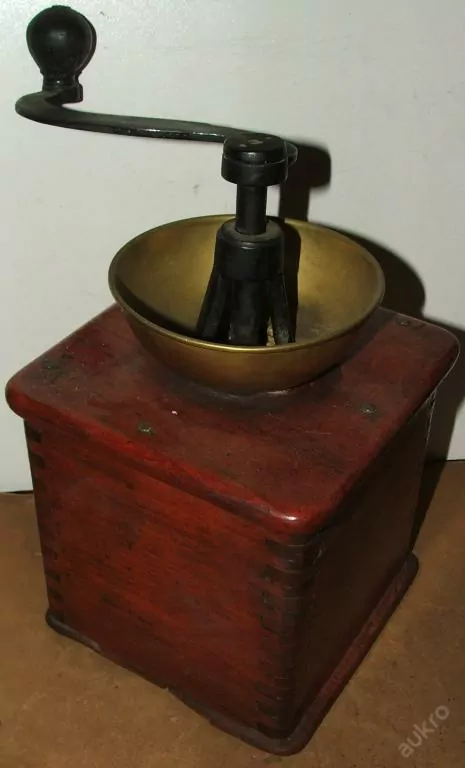 STAROŽITNOST MLÝNEK KAFEMLÝNEK KÁVOMLÝNEK