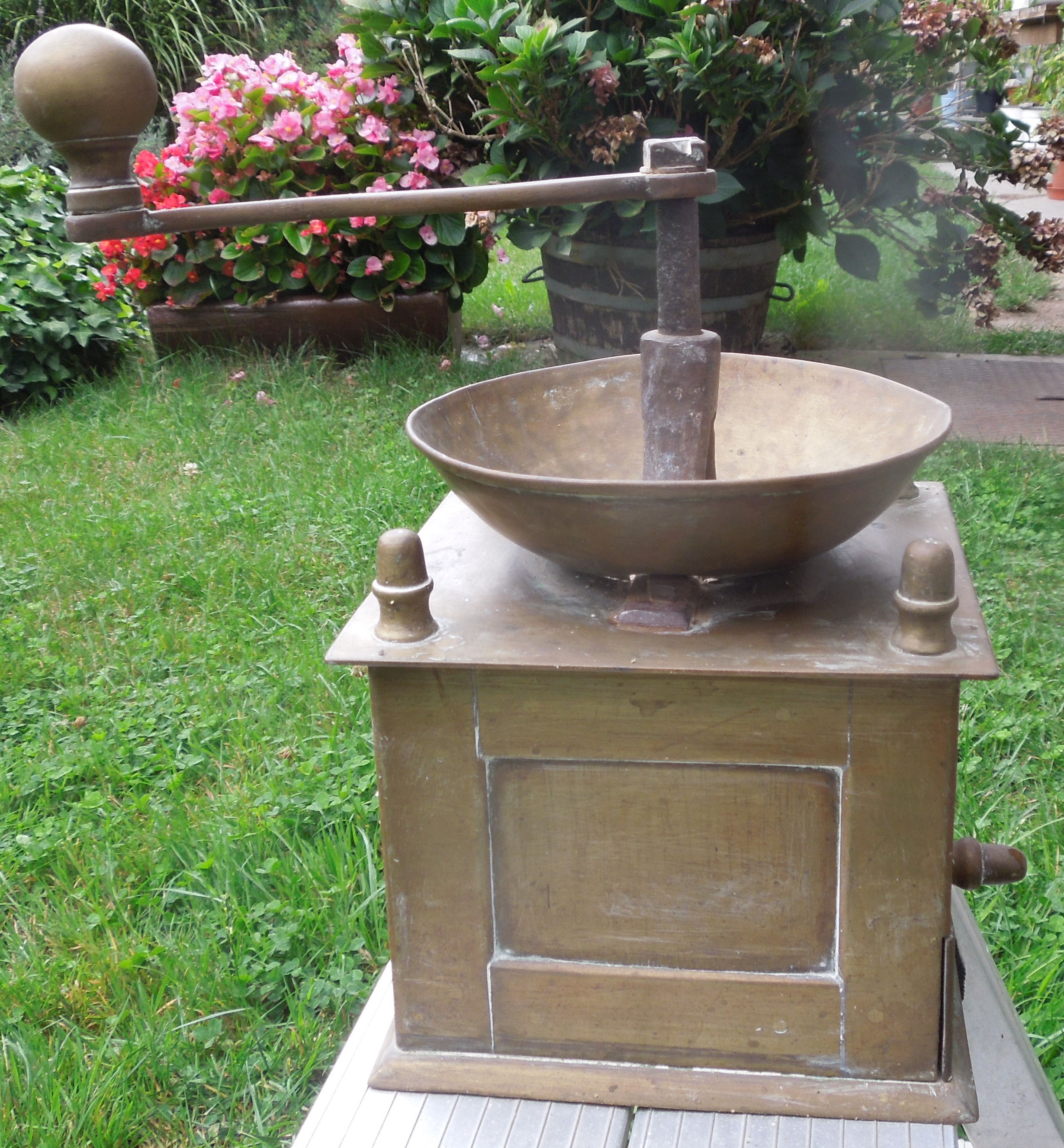 STAROŽITNOST KAFEMLÝNEK KÁVOMLÝNEK MLÝNEK MOSAZNÝ 