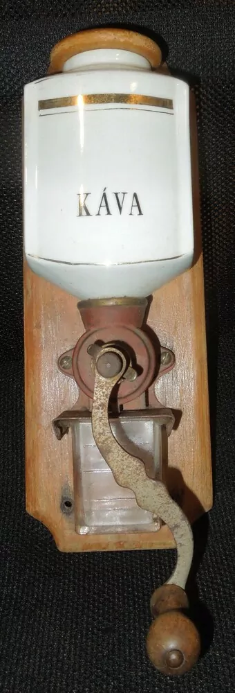 STAROŽITNOST MLÝNEK kafemlýnek , kávomlýnek