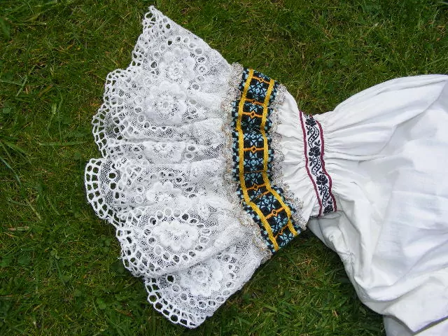 KROJ RUKÁVCE DÁMSKÉ NIVNICKÉ UHERSKO BRODSKO