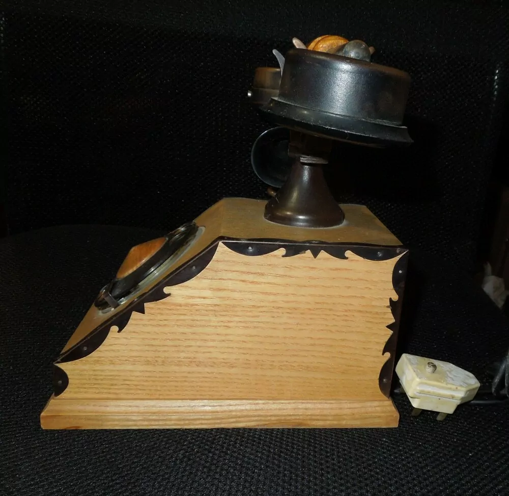 STAROŽITNÝ TELEFON TESLA PĚKNÁ DEKORACE