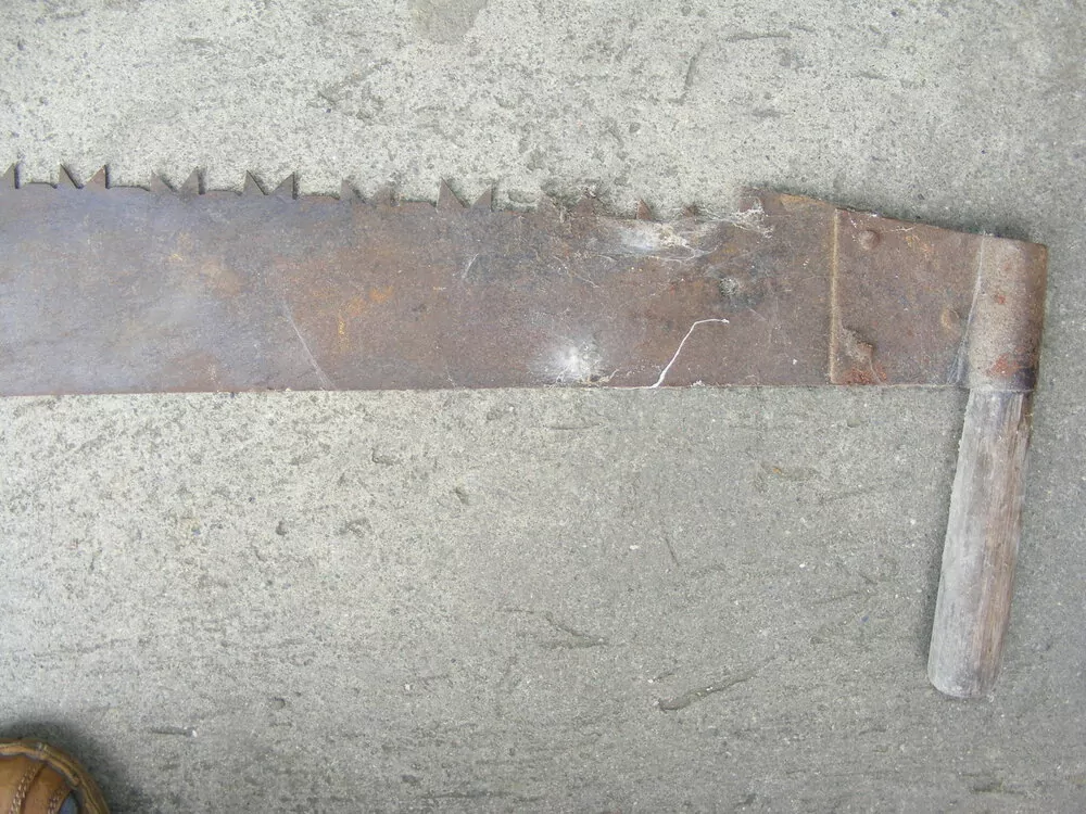 PILA BŘICHATKA DÉLKA 135  CM