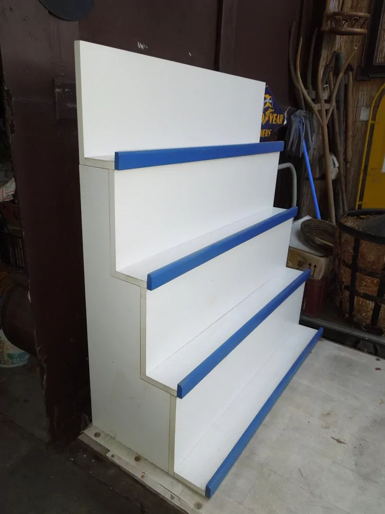 Prodejní regál, polička. 1 až 3 Ks