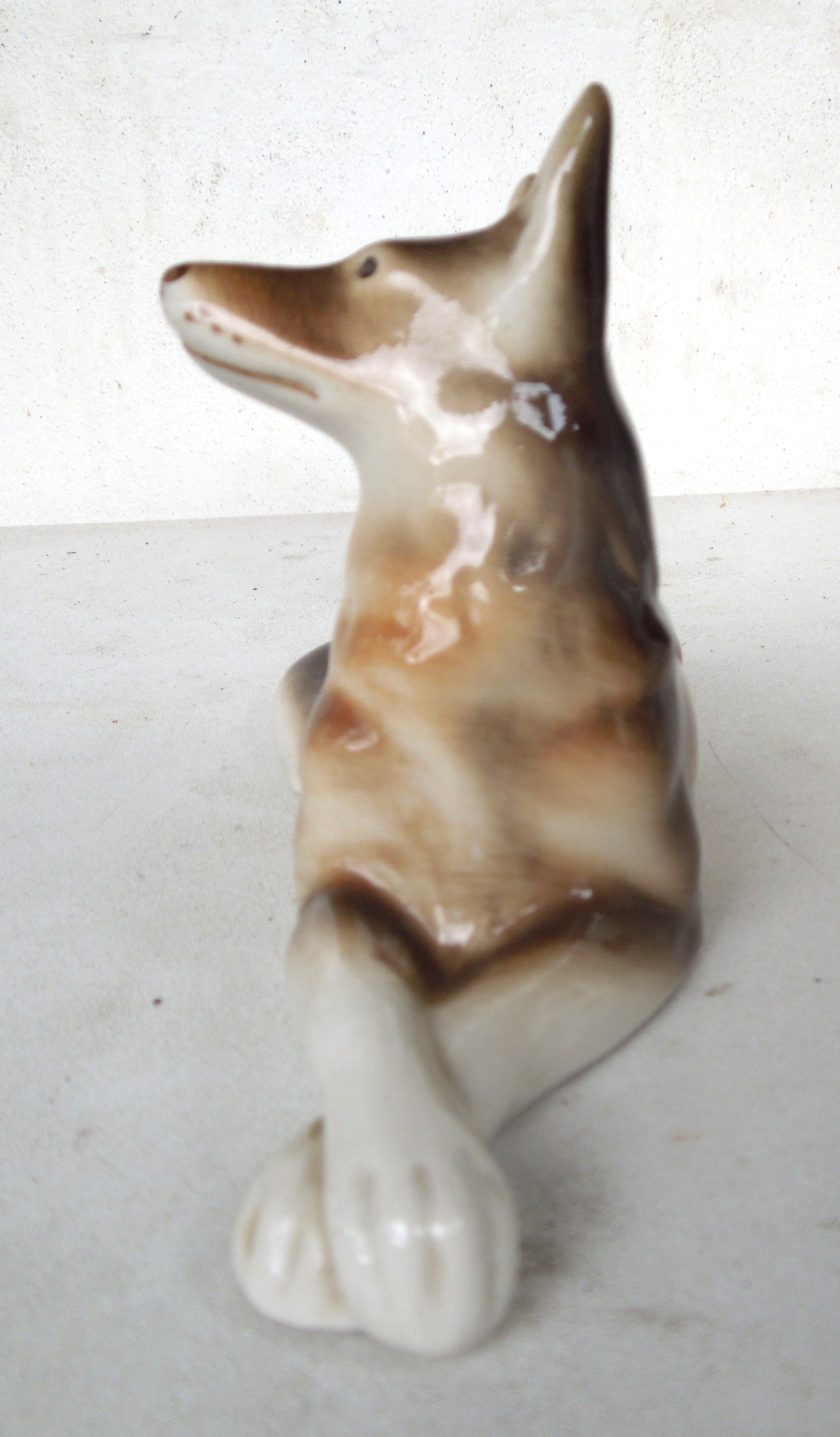 PORCELÁNOVÁ SOŠKA DUX VLČÁK