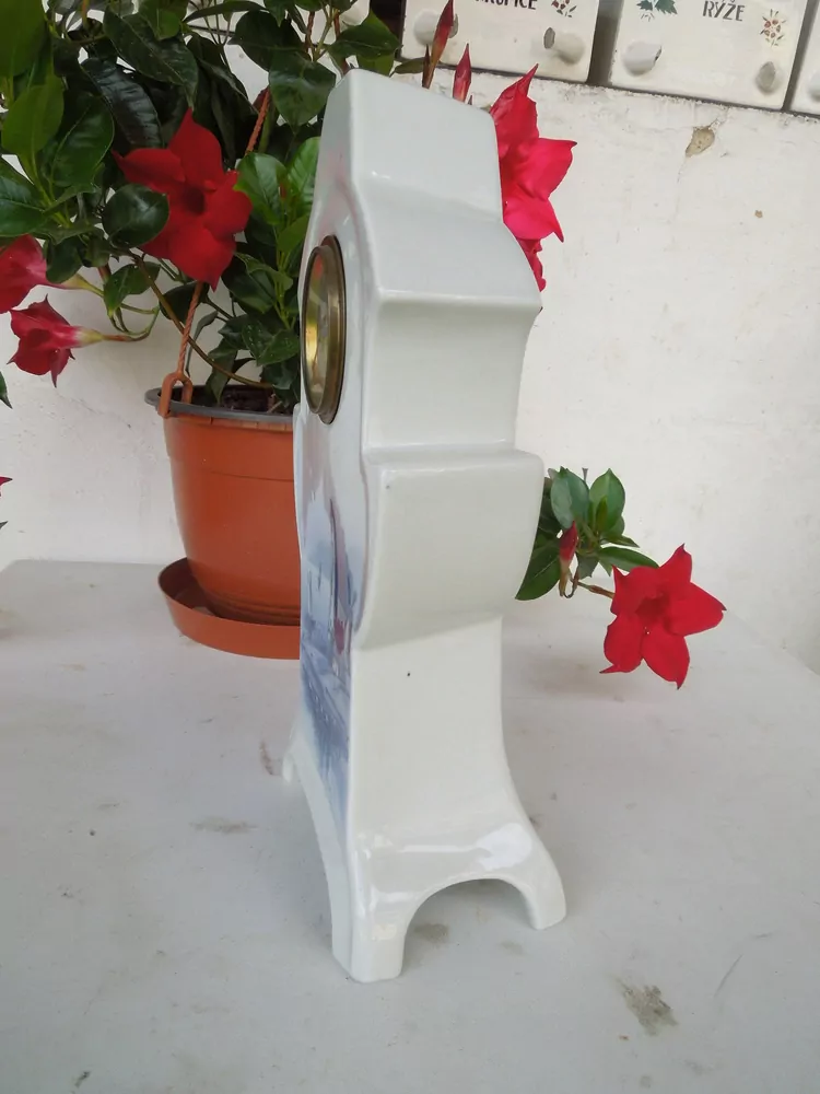 STAROŽITNÉ KRBOVÉ , STOLNÍ PORCELÁNOVÉ HODINY TEPLICE MOTIV MLÝNY