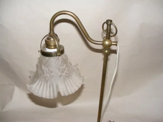 STAROŽITNÁ STOLNÍ LAMPA , LAMPIČKA