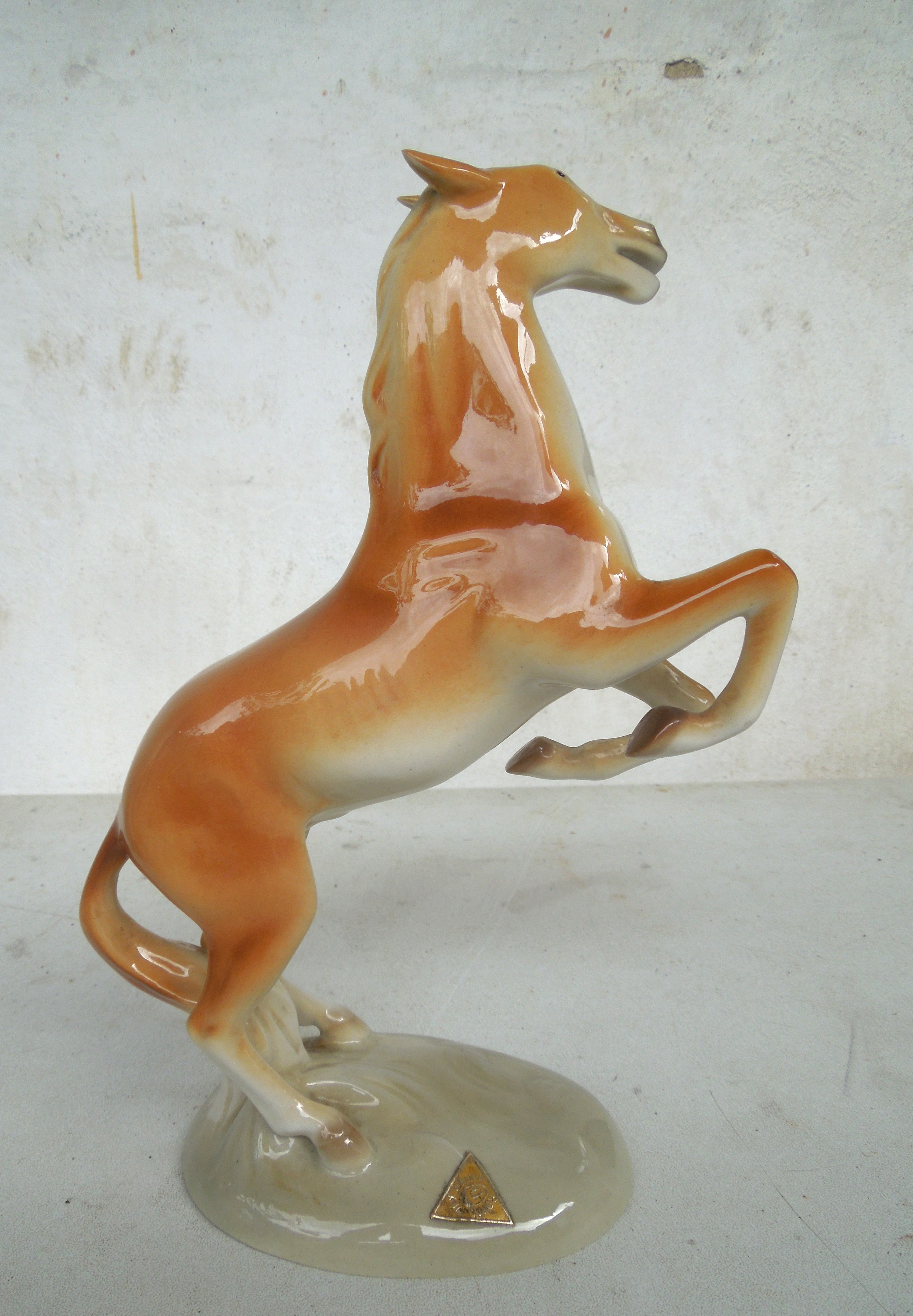 PORCELÁNOVÁ SOŠKA DUX KŮŇ