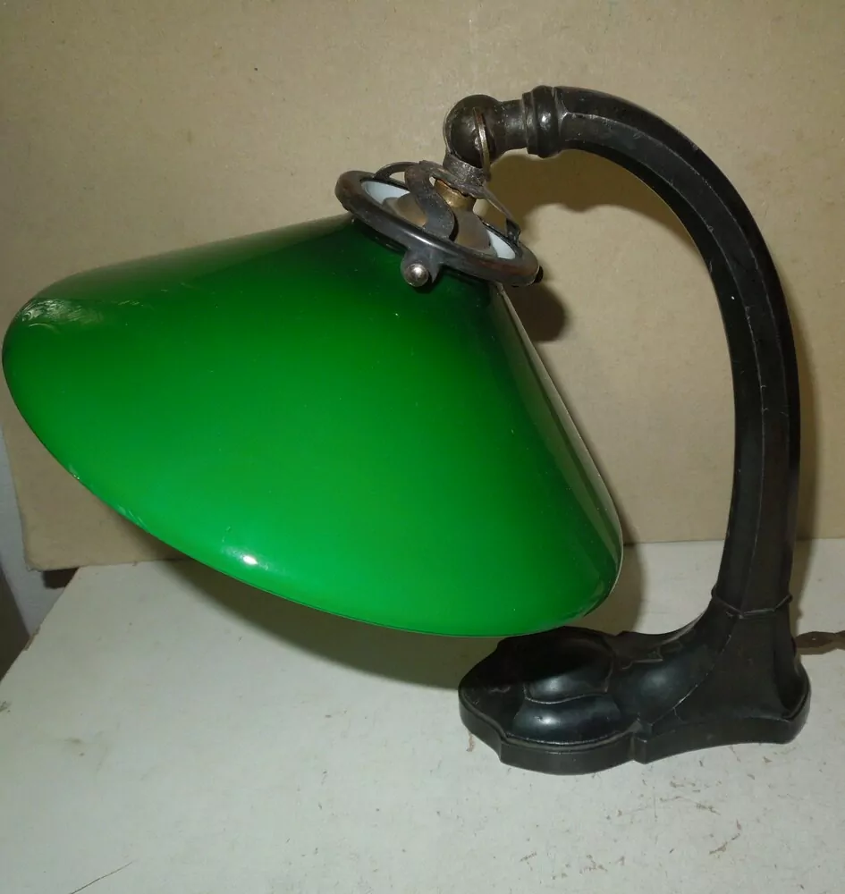 STAROŽITNÁ STOLNÍ LAMPA , LAMPIČKA