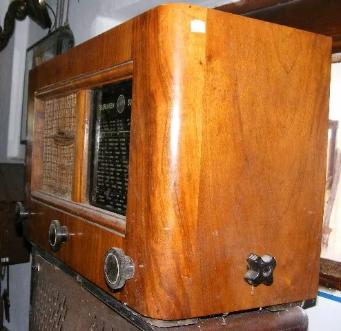 RÁDIO TELEFUNKEN SUPER