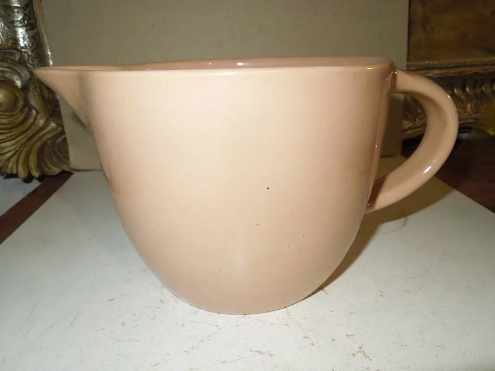 KERAMIKA NÁDOBA S UCHEM