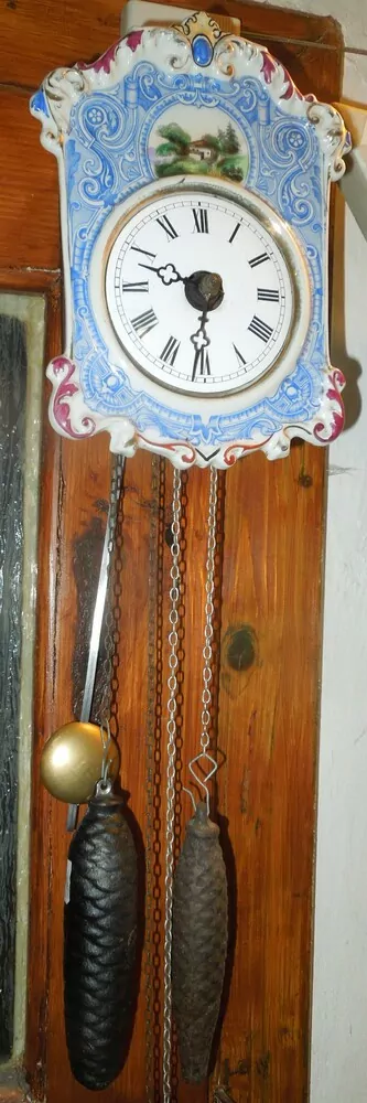 HODINY NÁSTĚNNÉ PORCELÁNOVÉ SELSKÉ