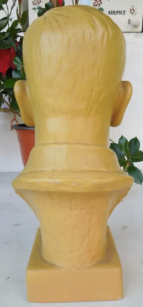 SOCHA BUSTA, BYSTA EDUARD BENEŠ