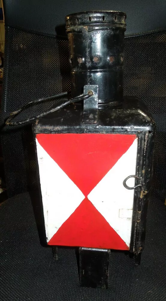 STARÁ DRÁŽNÍ LUCERNA - NÁDRAŽÁCKÁ LAMPA 