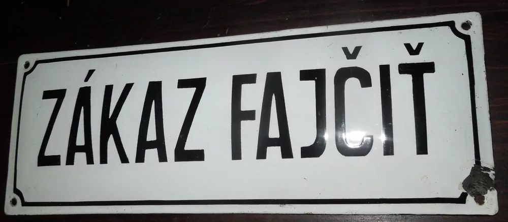 PLECHOVÁ CEDULE SMALTOVÁ ZÁKAZ FAJČIŤ