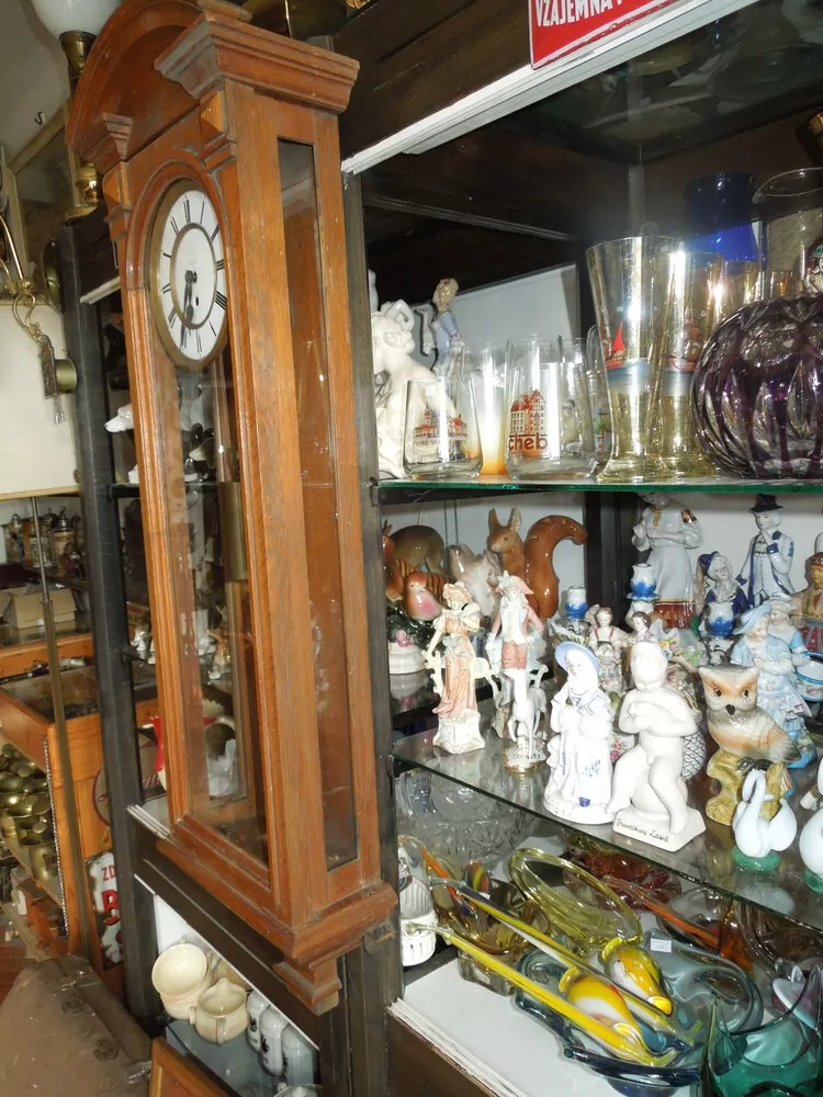 HODINY NÁSTĚNNÉ na závaží