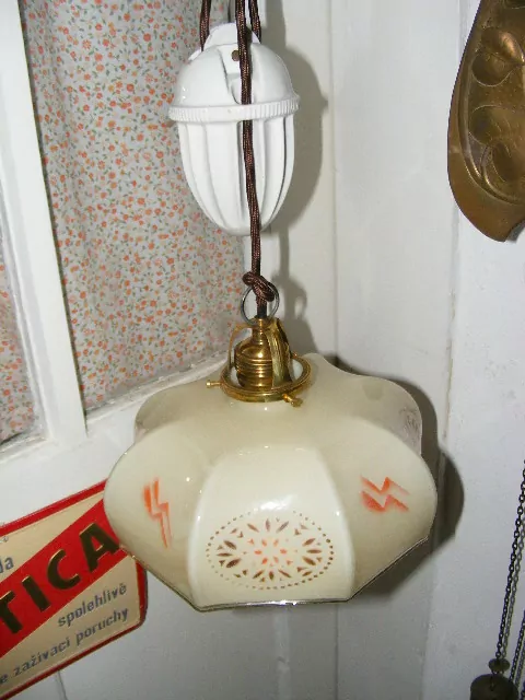 STAROŽITNÝ STAHOVACÍ LUSTR STÍNÍTKO STAHOVAČKA