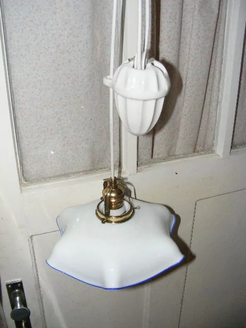 STAHOVACÍ LUSTR STÍNÍTKO STAHOVAČKA