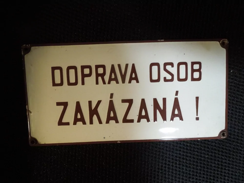 PLECHOVÁ SMALTOVÁ CEDULE DOPRAVA OSOB ZAKÁZANÁ !
