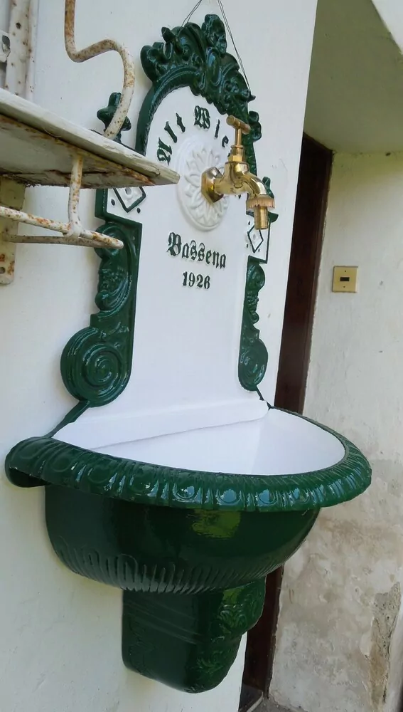 ZAHRADNÍ VÝLEVKA BASSENA 1926