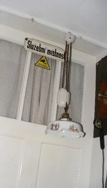 STAHOVACÍ LUSTR STÍNÍTKO STAHOVAČKA