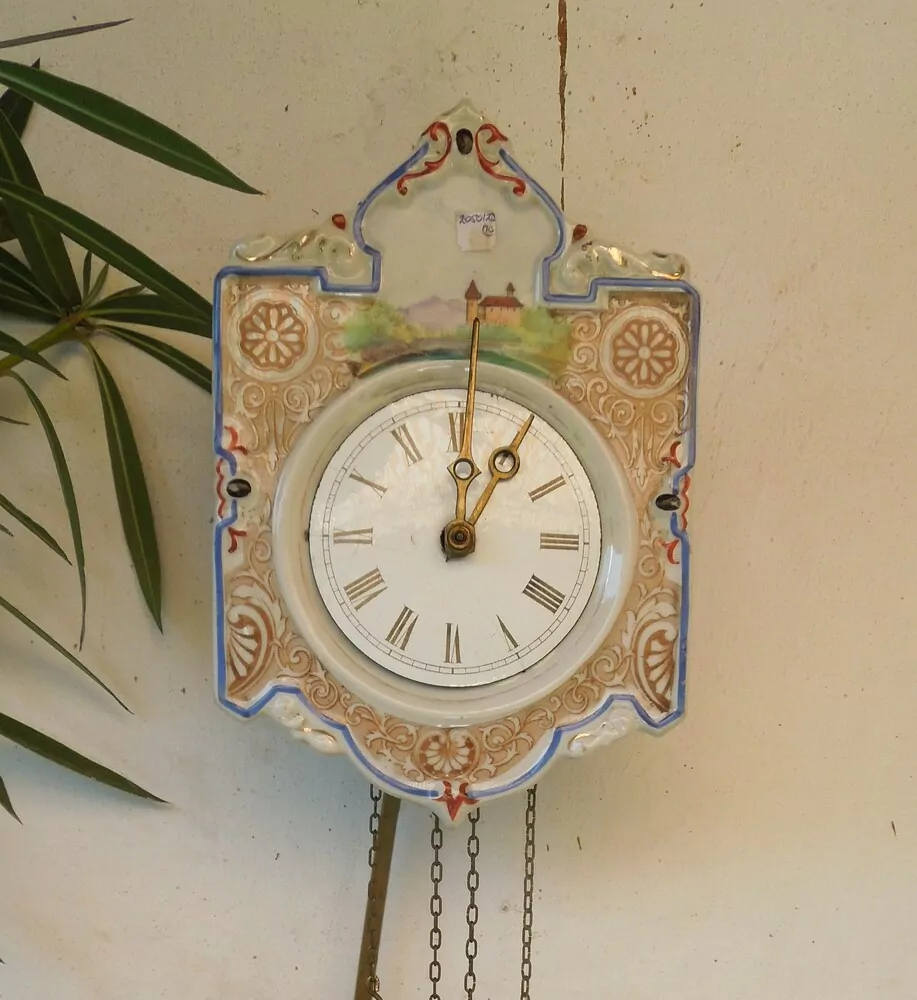 HODINY NÁSTĚNNÉ ZÁVAŽOVÉ PORCELÁNOVÉ