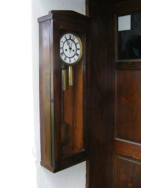 HODINY NÁSTĚNNÉ DVOUZÁVAŽOVÉ